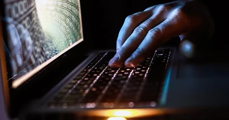 İstanbul da Siyah Şapkalı Hacker davası: 19,8 milyon kişinin verilerini çalan gruba 50 yıla kadar hapis istemi