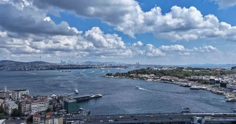 İstanbul’da gün boyu süren bulutların geçişi görüntülendi