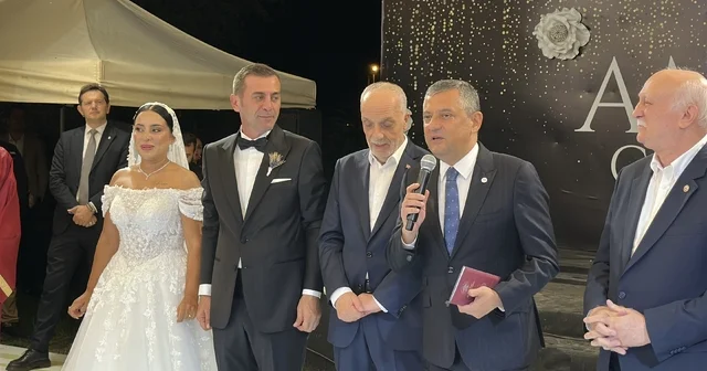 Özgür Özel, Yeni Parti Sakarya İl Başkanının düğününe katıldı Sakarya Haberleri Habertürk Yerel Haberler