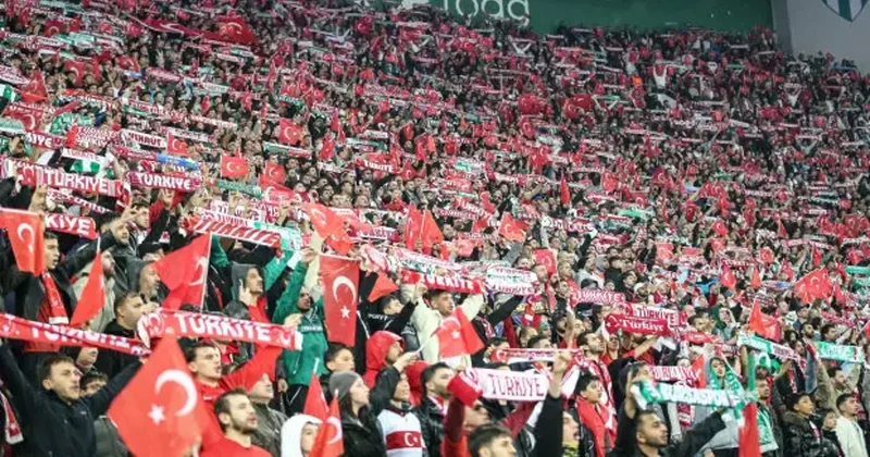 Milli maçta istifa tezahüratları! TFF Başkanı Hacıosmanoğlu stadyumdan ayrıldı