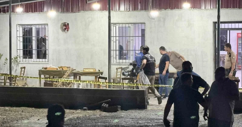 Mersin de kahvehaneye silahlı saldırı: 71 yaşındaki adam hayatını kaybetti, 4 yaralı