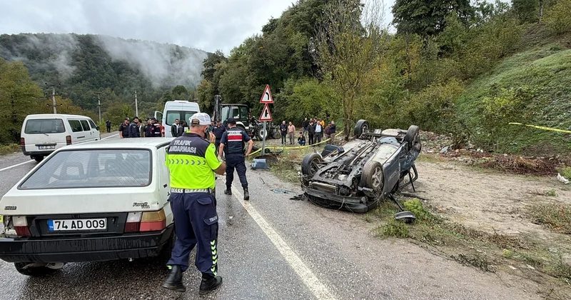Kumluca yolunda iki otomobil çarpıştı: Ağabeyinin cenazesi için İstanbul dan gelen 46 yaşındaki adam öldü