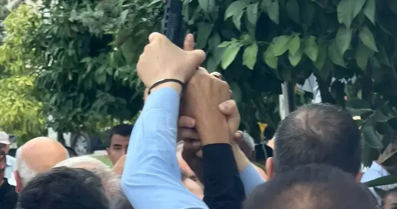 Mersin de Yeni Parti İlçe Başkanlığı ön seçiminde havaya ateş eden şüpheli tutuklandı