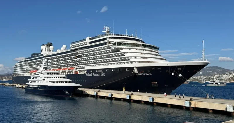 ABD’li turistler Bodrum’a akın etti: Dev gemiden yüzlerce turist indi