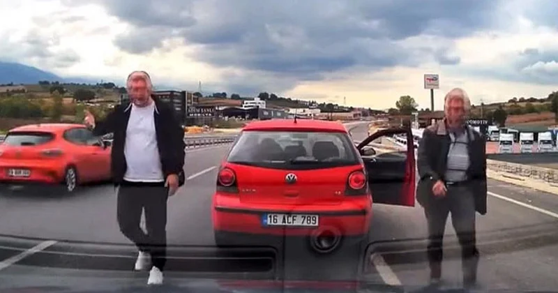 Yol kesen sürücü ve yanındaki şahıs, bedelini ağır ödedi