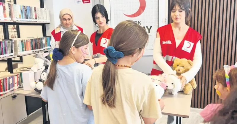Şehidin anısına çocuklara hediye