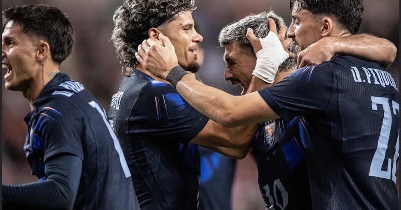 Torreira lı Uruguay, Oh lu Güney Kore yi 4 golle geçti Sözcü Gazetesi