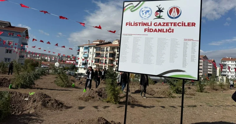 Filistinli gazeteciler için fidanlar toprakla buluştu
