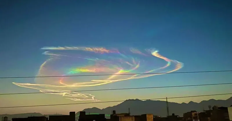 Gökyüzüne bakanlar şoke oldu! Çok nadiren görülüyor