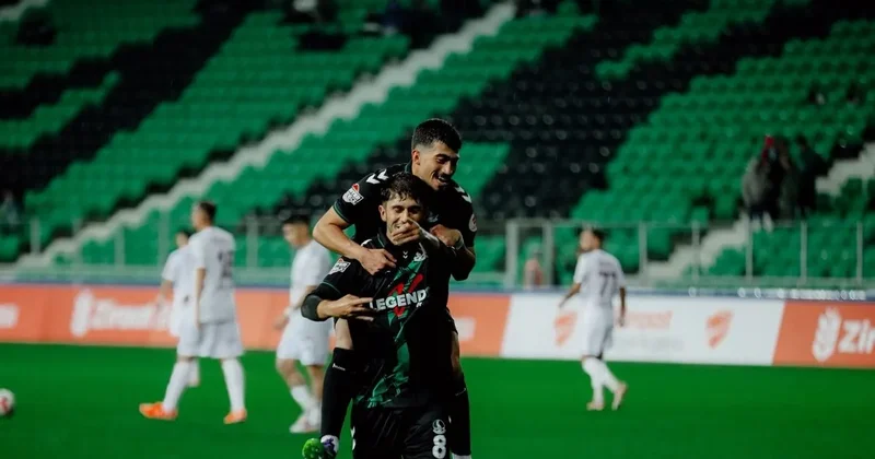 Sakaryaspor, Türkiye Kupası nda 4 golle turladı!