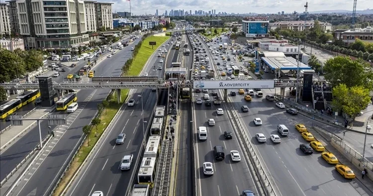 İstanbullular dikkat! Valilik duyurdu: Yarın bu yollar kapalı olacak