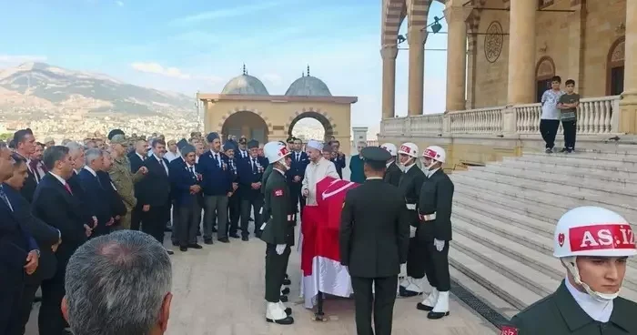 Kahramanmaraş ta vefat eden Kıbrıs gazisi son yolculuğuna uğurlandı