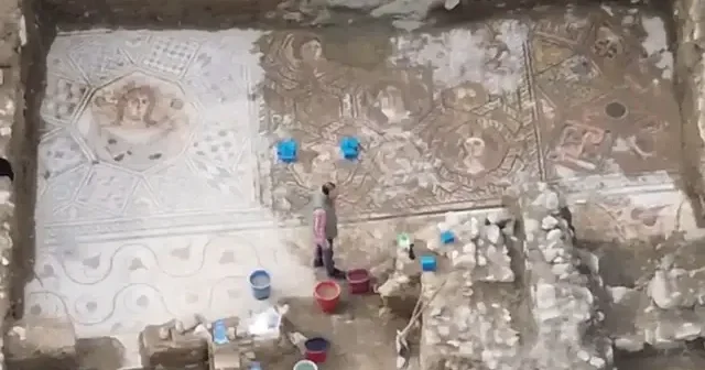 İznik’te tarihi keşif: 400 metrekarelik gizemli mozaik gün yüzüne çıktı VİDEO İZLE
