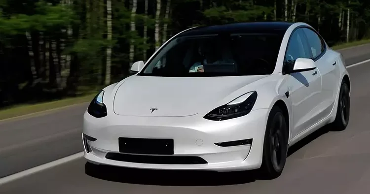 AB de yeni otomobil satışları yükselirken Tesla düşüşünü sürdürüyor