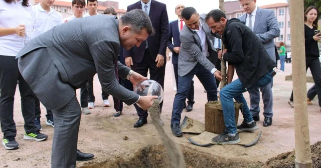 İzmir de 7 bölgenin toprağı Cumhuriyet çınarında buluştu İzmir Haberleri