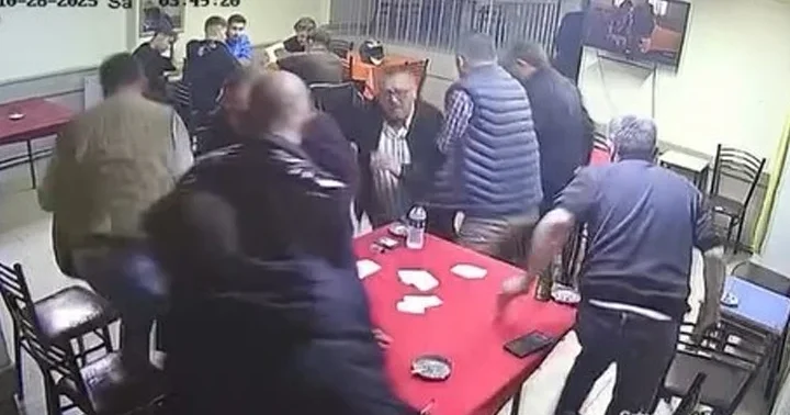 Balıkesir deki deprem Bursa da da hissedildi! Kıraathanede oyun oynayanlar, panikle dışarı kaçtı