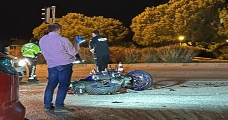 İzmir de motosiklet kazası: Sürücü öldü yolcu yaralandı