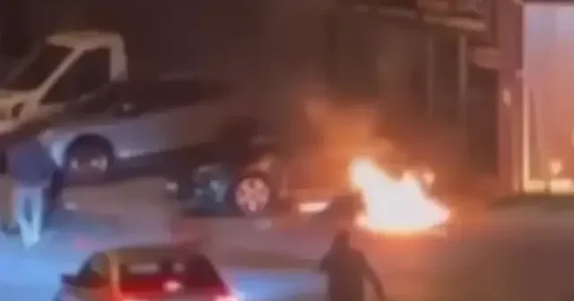 Burdur’da kaza yapıp alev alan motosikletten saniyelerle kurtarıldı VİDEO İZLE