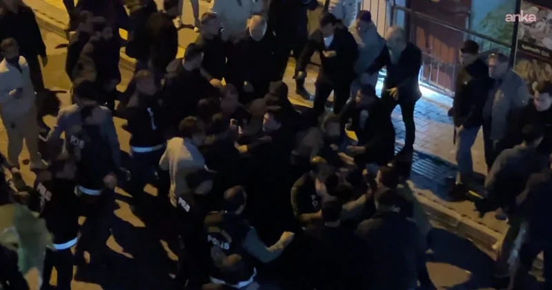 Tunceli de Cumhuriyet Bayramı konserinde yumruk yumruğa kavga