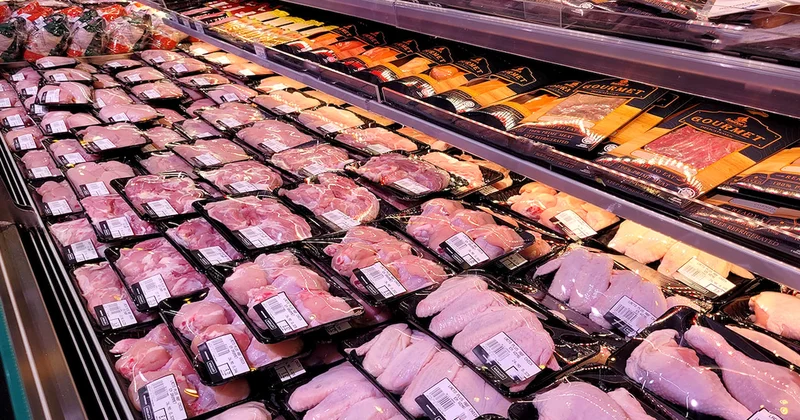 Ünlü marka tavuk ürünlerini raflardan toplatıyor: İçinden metal parçaları çıktı Sözcü Gazetesi