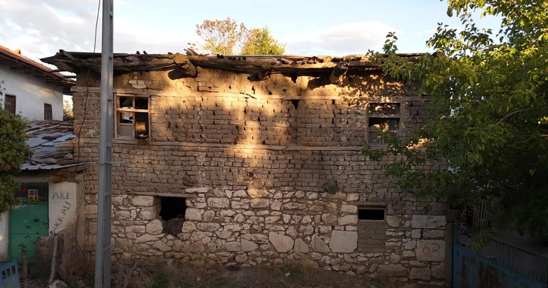 Taş değil, tarih döşemişler… Bu ev 1800 yıllık mektubun üzerinde duruyor