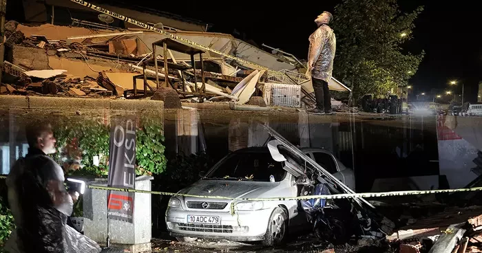 İşte Balıkesir depreminde yıkılan tüm binalar… Enkaz alanları tek tek görüntülendi