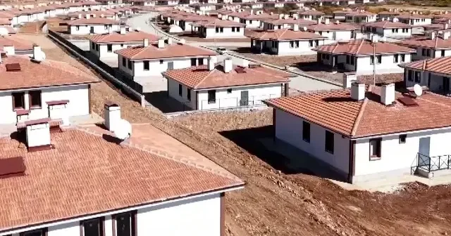 Malatya da yapılan deprem bölgesinin en büyük köy konutu projesinde sona yaklaşıldı VİDEO İZLE