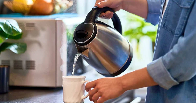 Mutfaktaki en büyük tartışma bitti! Kettle da kalan suyu tekrar kaynatmak kanser mi yapıyor? İşte bilimsel cevap Sözcü Gazetesi