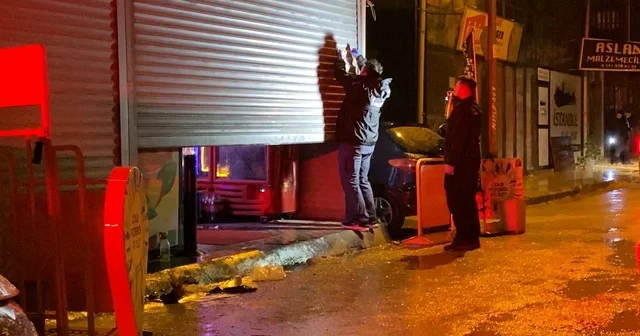 Bursa da kapalı olan tekel bayiine tabanca ile ateş açıldı Bursa Haberleri