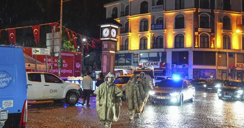 Depremin vurduğu Balıkesir’de sağanak yağış