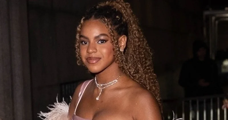 Beyonce nin 13 yaşındaki kızı Blue Ivy gecenin yıldızı oldu magazin haberleri