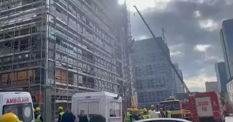 Bahçelievler de inşaatın yük asansörü düştü; 4 yaralı