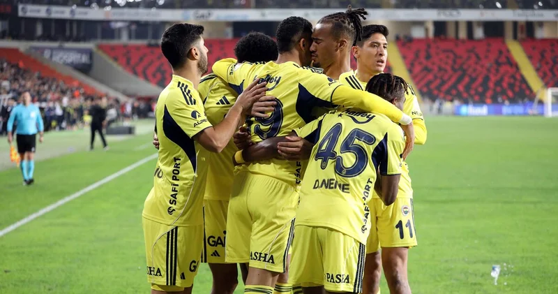Spor yazarları Fenerbahçe nin Gaziantep FK galibiyetini değerlendirdi: Fenerbahçe evrim geçirmiş! Fenerbahçe Haberleri