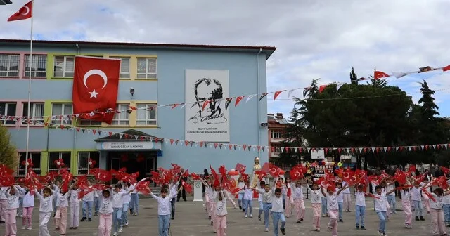 Çivril de 29 Ekim coşkusu törenlerle başladı Denizli Son Dakika Haberleri Habertürk Yerel Haberler