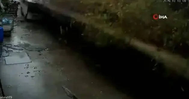Zonguldak ta istinat duvarının çöktüğü anlar kamerada