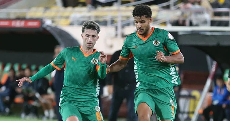 Alanyaspor, evinde 4 golle turladı!