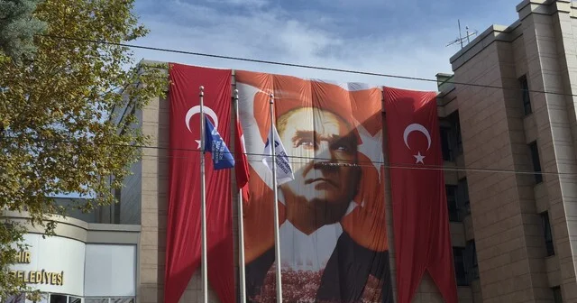 29 Ekim öncesi binalar dev Türk bayraklarıyla donatıldı Eskişehir Haber Habertürk Yerel Haberler