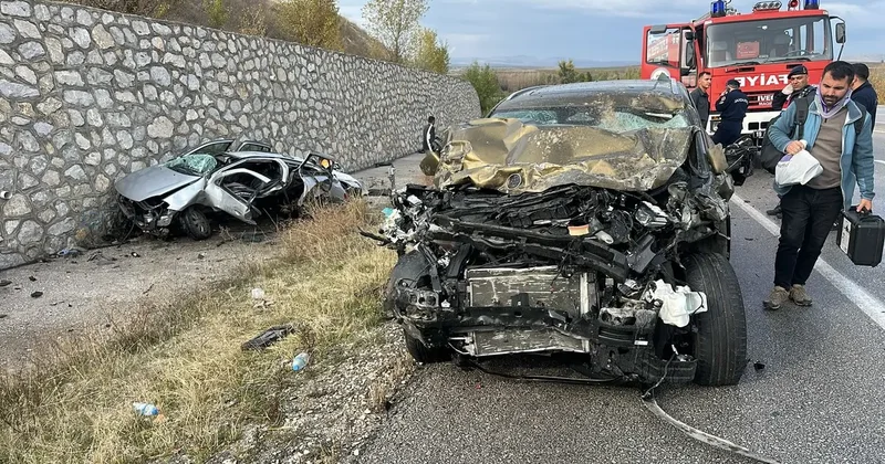 Çorum da feci kaza: 4 ölü, 2 yaralı