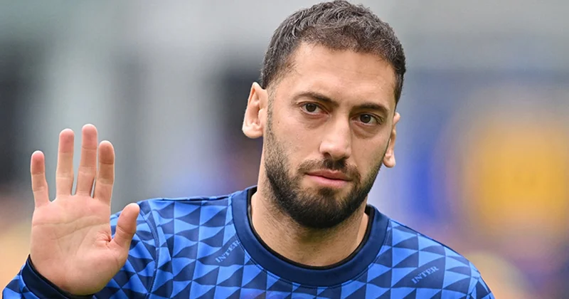 Hakan Çalhanoğlu nu ezeli rakibe önerdi! Takımın çehresini değiştirir Sözcü Gazetesi
