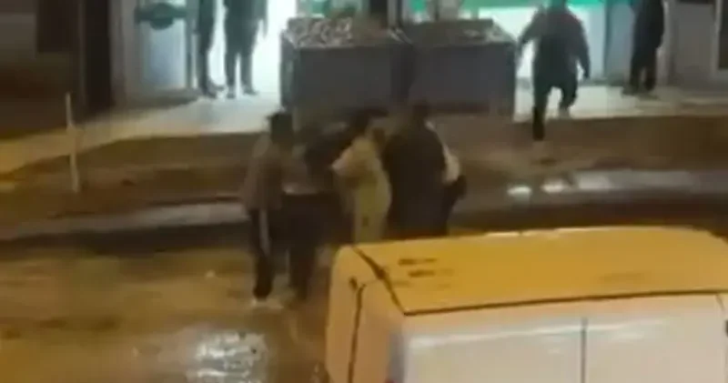 Ankara da kaldırım işçileri arasındaki kavga kamerada