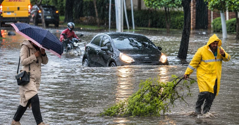 Meteoroloji saat verdi, alarm 19 ile yayıldı! Sel, fırtına ve hortum uyarısı