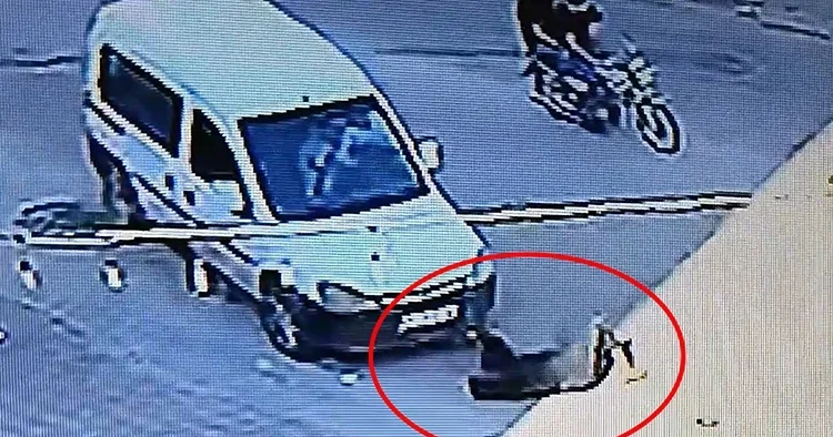 Kaputuna çıktığı aracı sürücüyü itip kaçırdı: Kendimde değildim savunması