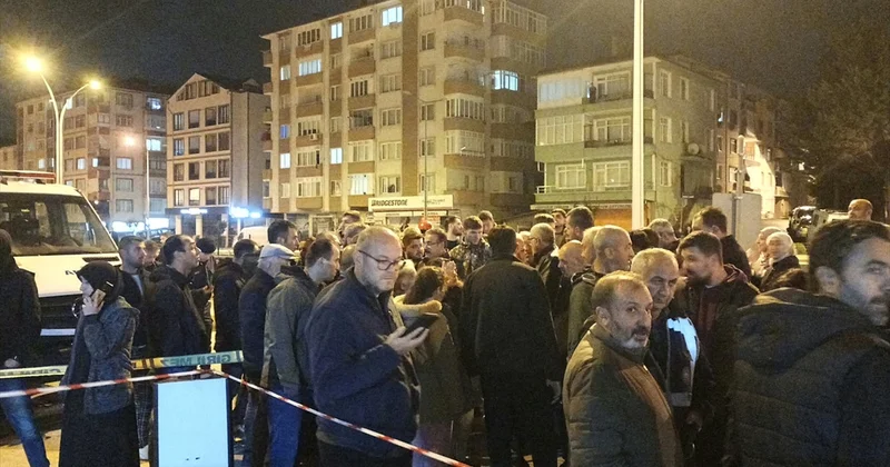 Karamürsel de kolon ve kirişten ses geldiği ihbarıyla binadaki 33 kişi tahliye edildi