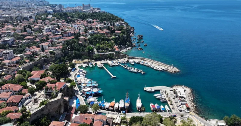 Antalya nüfusunun 5 katından fazla turist ağırladı