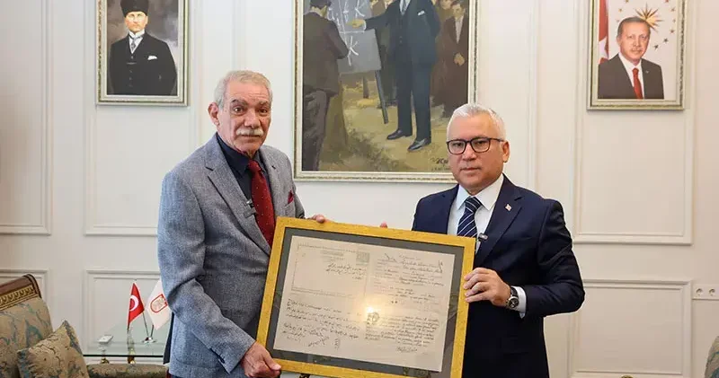 110 yıl sonra ulaşılan belgeler, esir yüzbaşının torununa teslim edildi