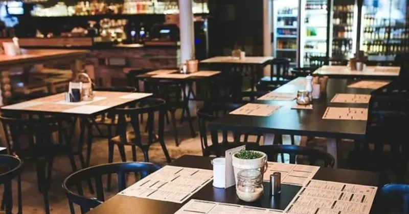 Restoranlarda yeni yasak başladı: Bırakmayan kapıdan içeri giremeyecek Sözcü Gazetesi