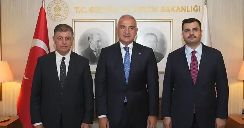 Bakan Ersoy, AK Parti li İnan ve İzmir Büyükşehir Belediye Başkanı Tugay’ı kabul etti