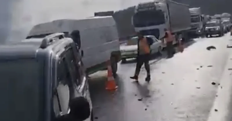 Tarsus Adana Gaziantep Otoyolu nda zincirleme kaza: 8 yaralı