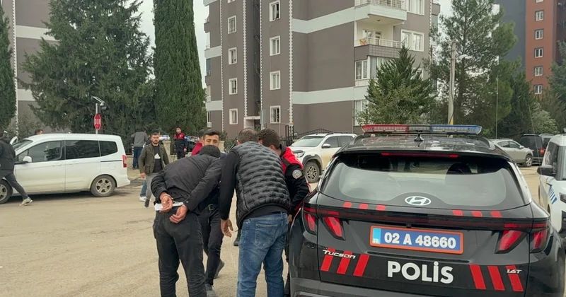Site sakinleri birbirine girdi: 1 yaralı, 5 gözaltı Sözcü Gazetesi