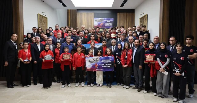 Kayseri Valisi Çiçek, başarılı öğrencileri ve öğretmenleri kabul etti Kayseri Haber Habertürk Yerel Haberler